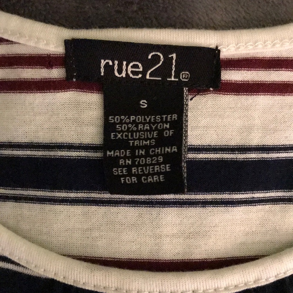 Crop top - Picture 2 of 2